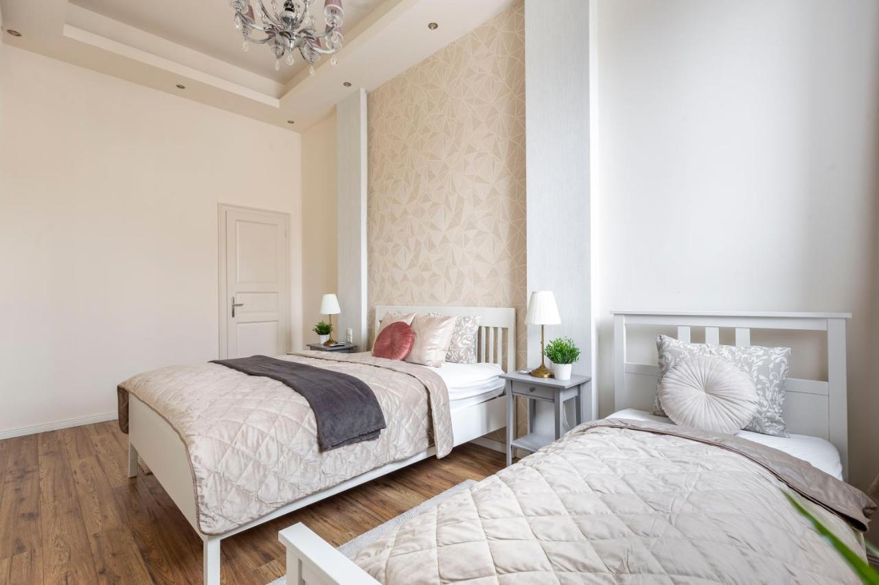 Luxurious Central Apartment In Liszt Ferenc Square Budapest Exteriör bild