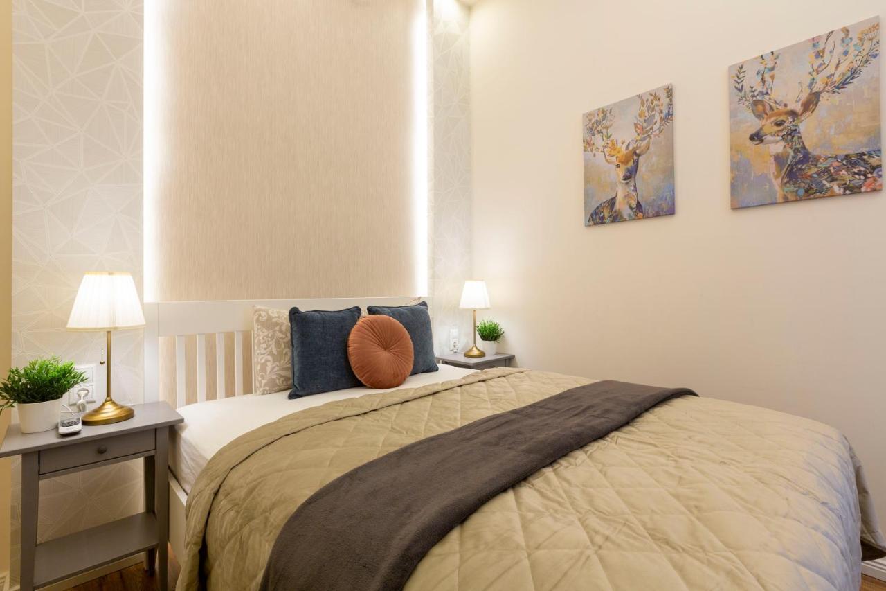 Luxurious Central Apartment In Liszt Ferenc Square Budapest Exteriör bild