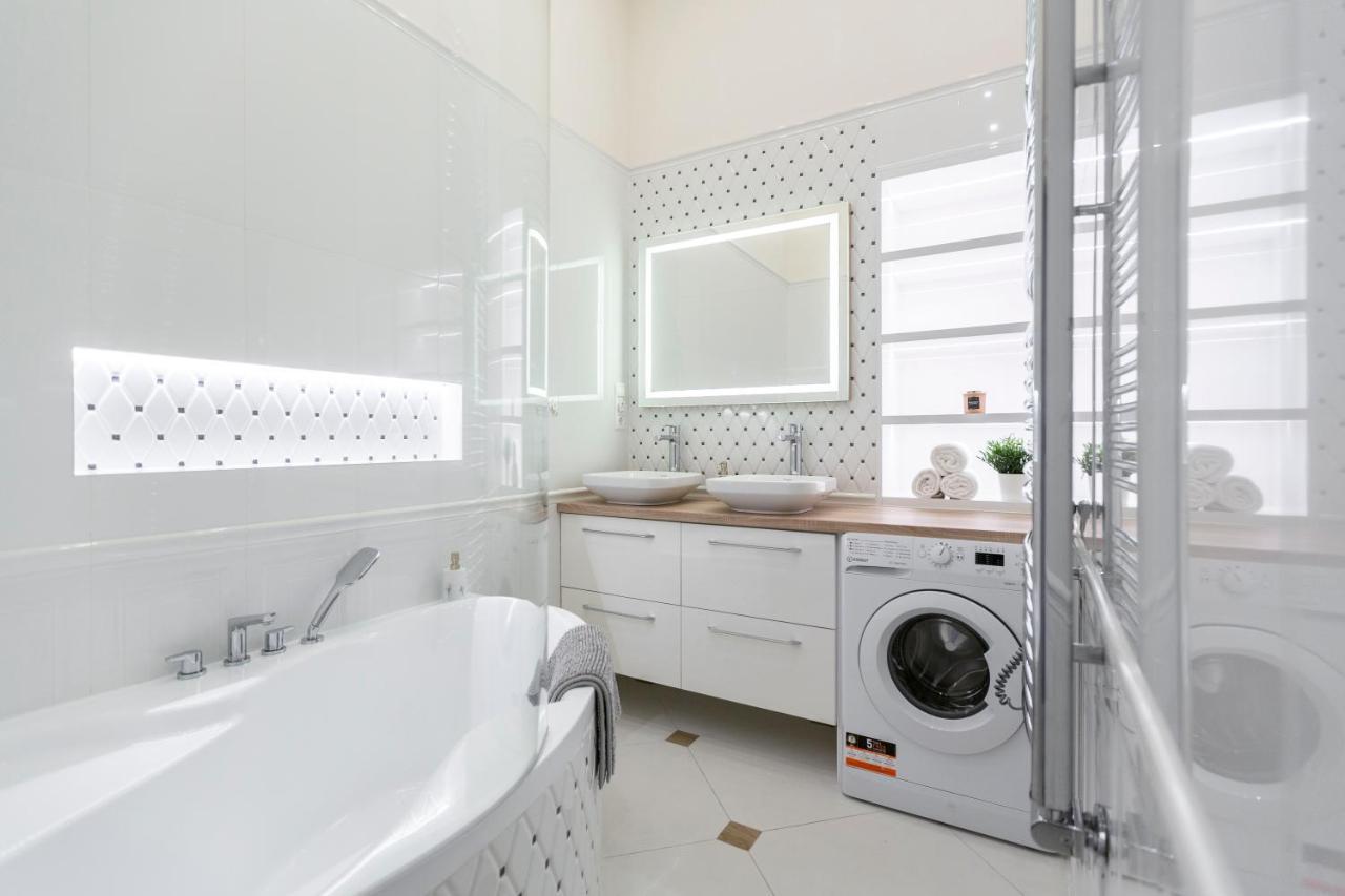 Luxurious Central Apartment In Liszt Ferenc Square Budapest Exteriör bild